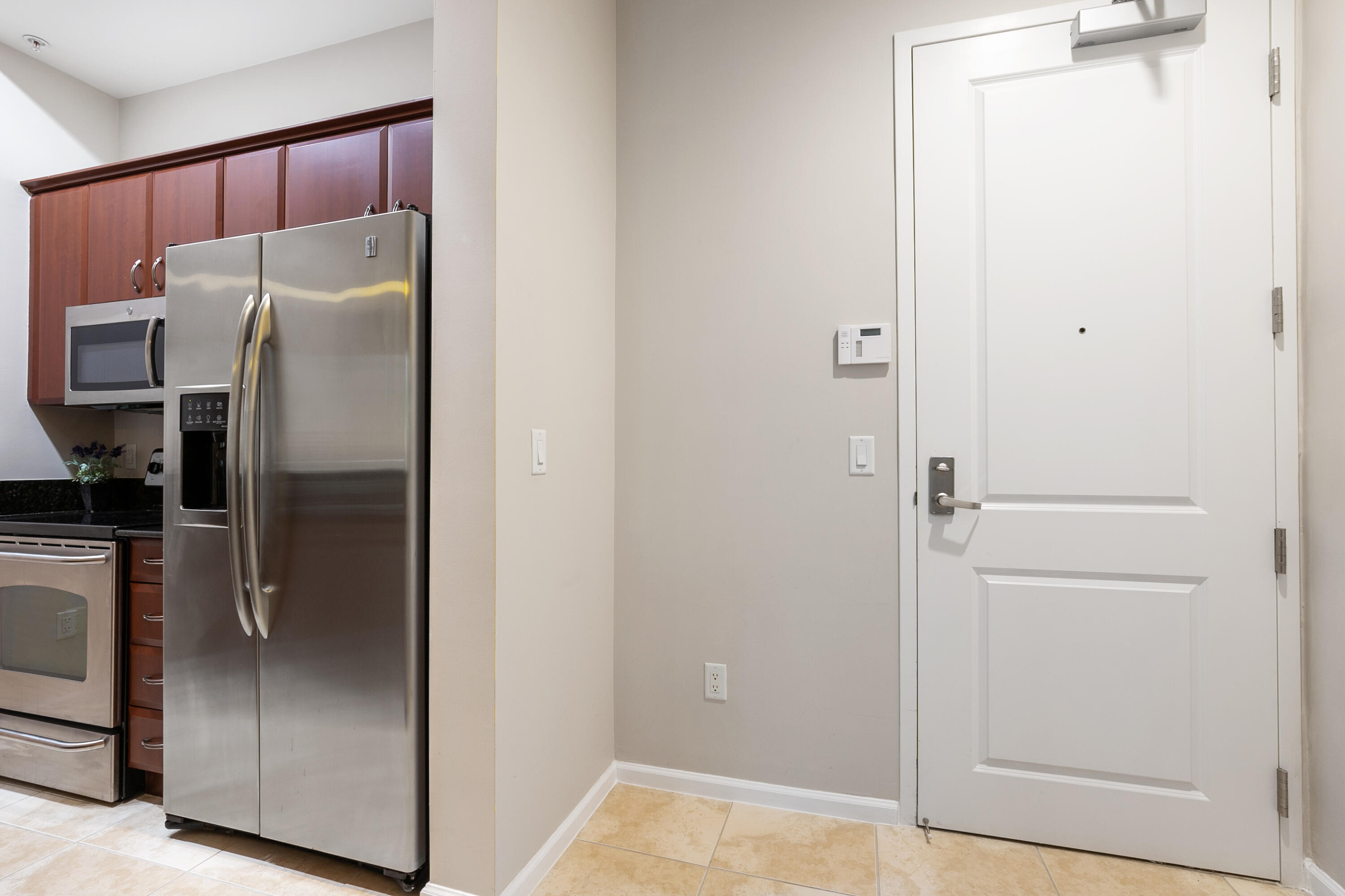 403 S Sapodilla Avenue 102