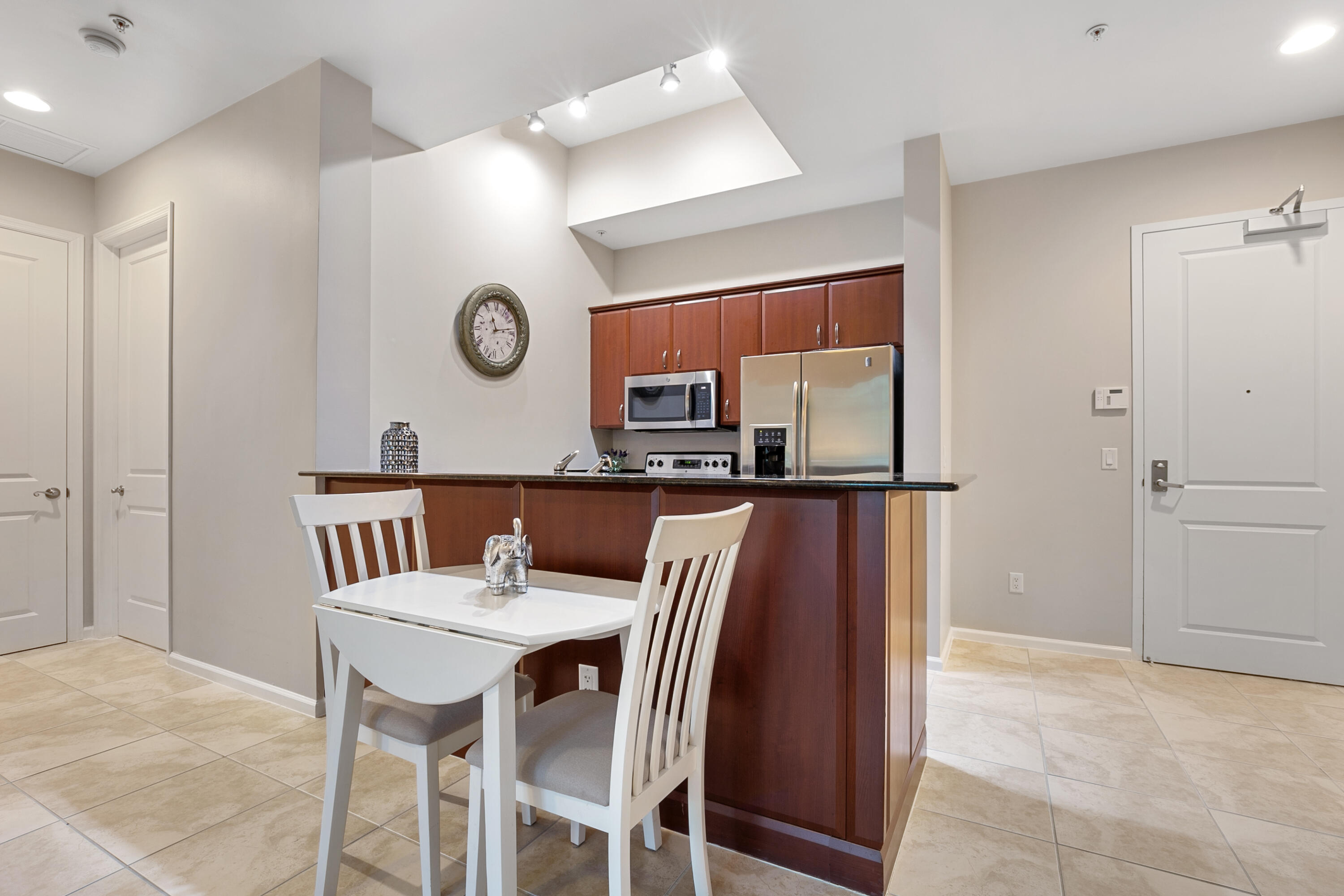 403 S Sapodilla Avenue 102