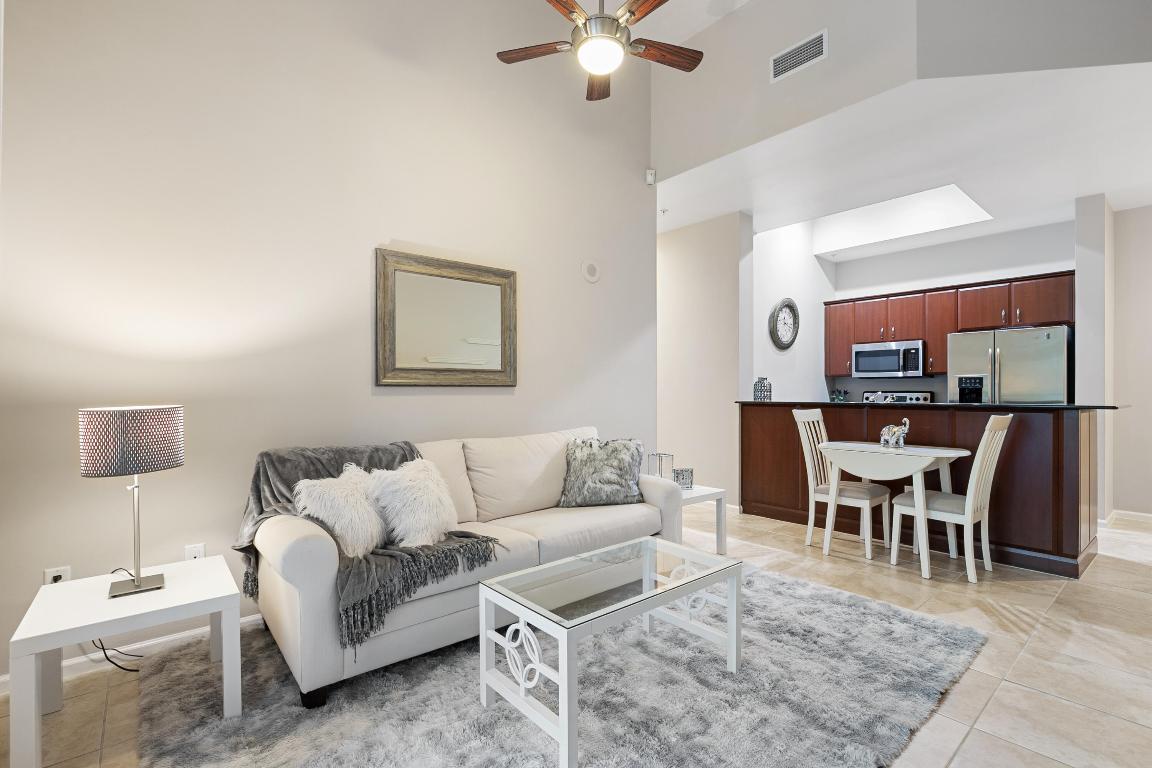 403 S Sapodilla Avenue 102