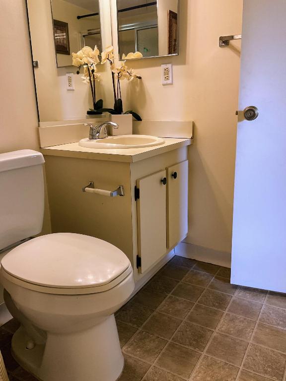 7214 Golf Colony Court 101