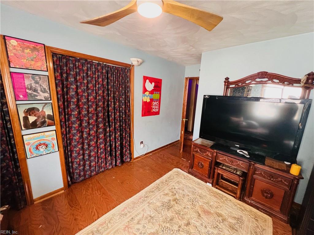 910 E Ocean View AVE 3