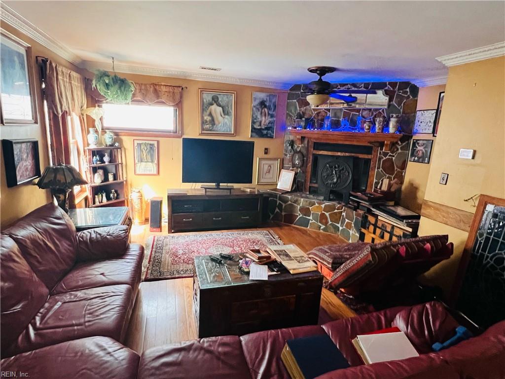 910 E Ocean View AVE 3