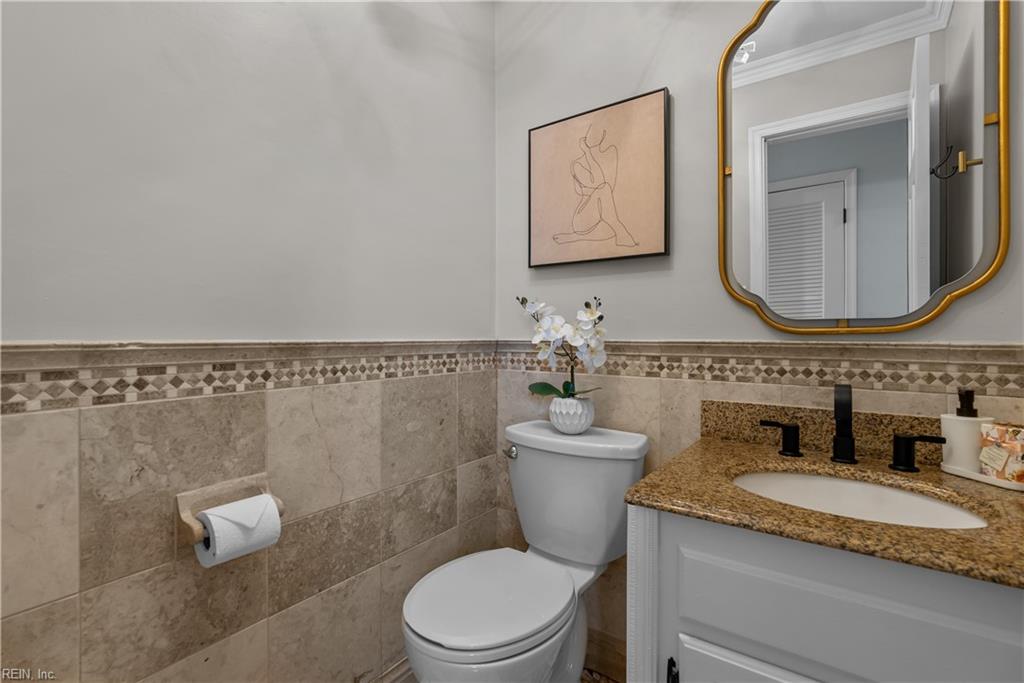 910 E Ocean View AVE 3