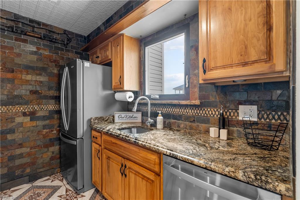 910 E Ocean View AVE 3