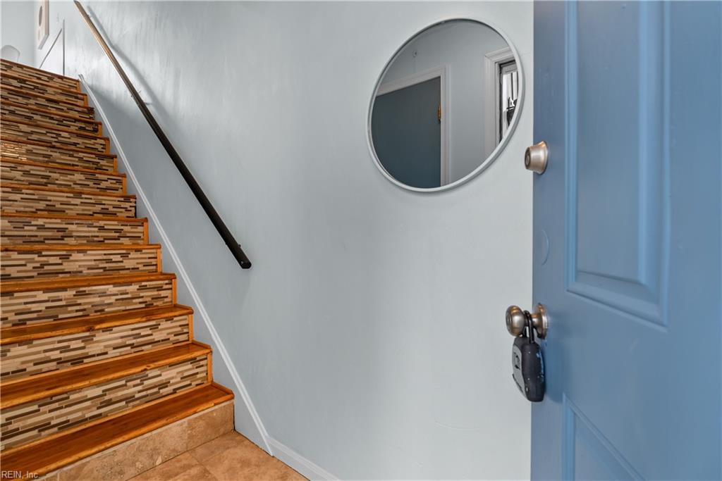 910 E Ocean View AVE 3