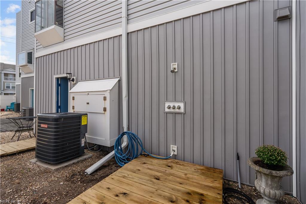 910 E Ocean View AVE 3