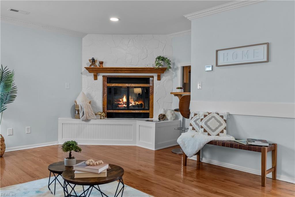 910 E Ocean View AVE 3