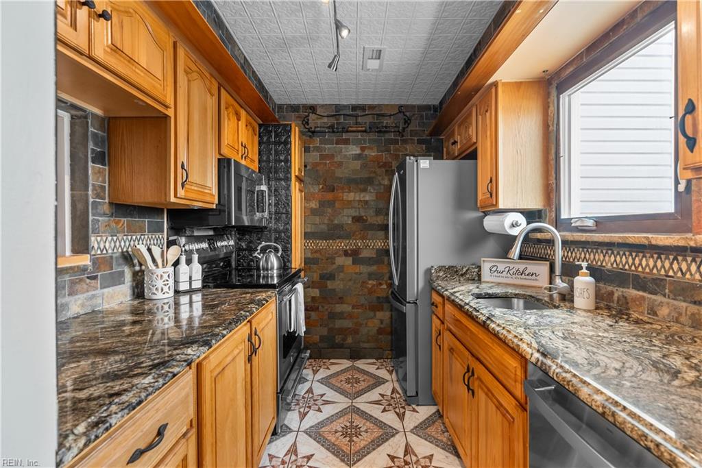 910 E Ocean View AVE 3