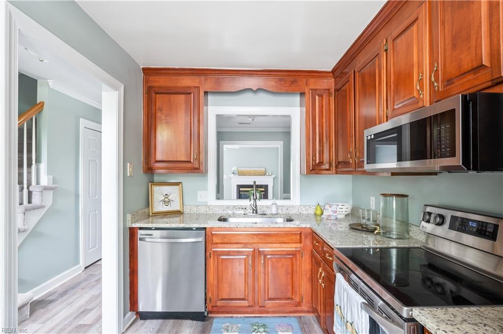 924 Lucas Creek RD 2