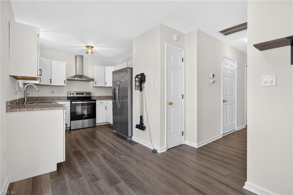 204 Nadine PL