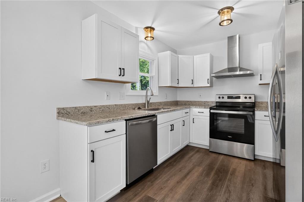 204 Nadine PL