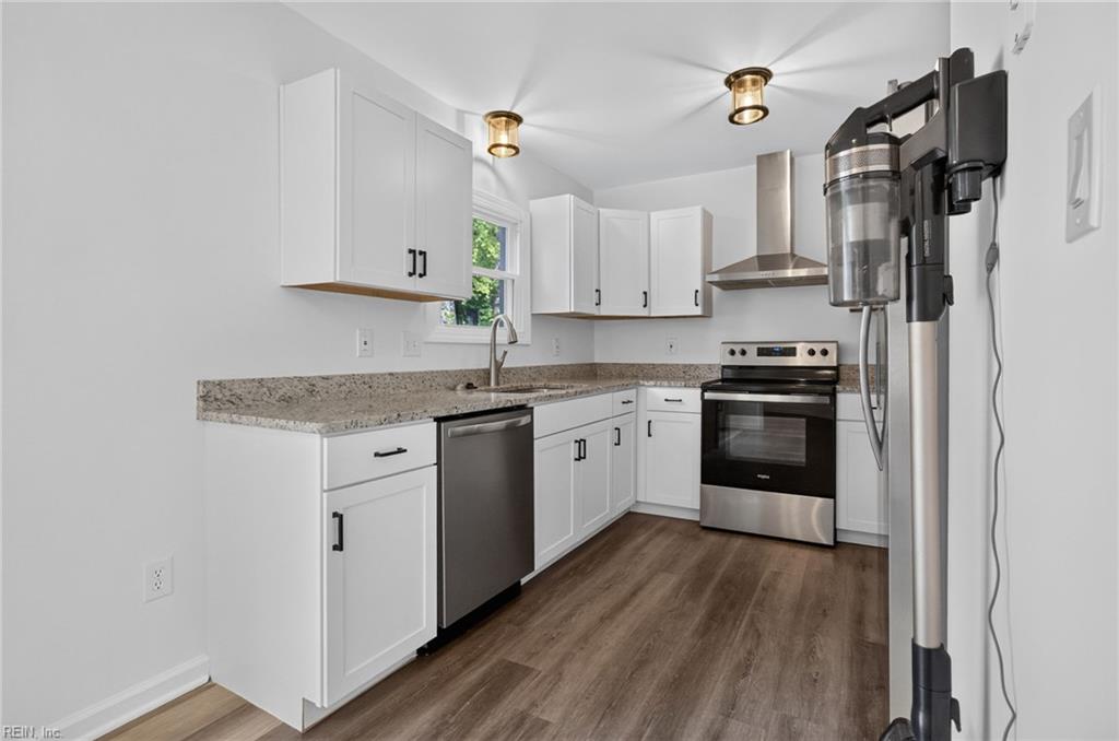 204 Nadine PL
