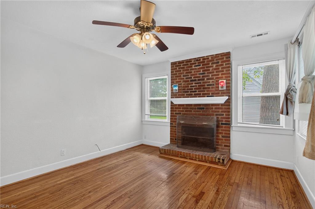 3820 Lenoir CIR