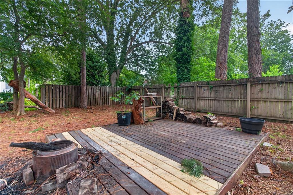 3820 Lenoir CIR