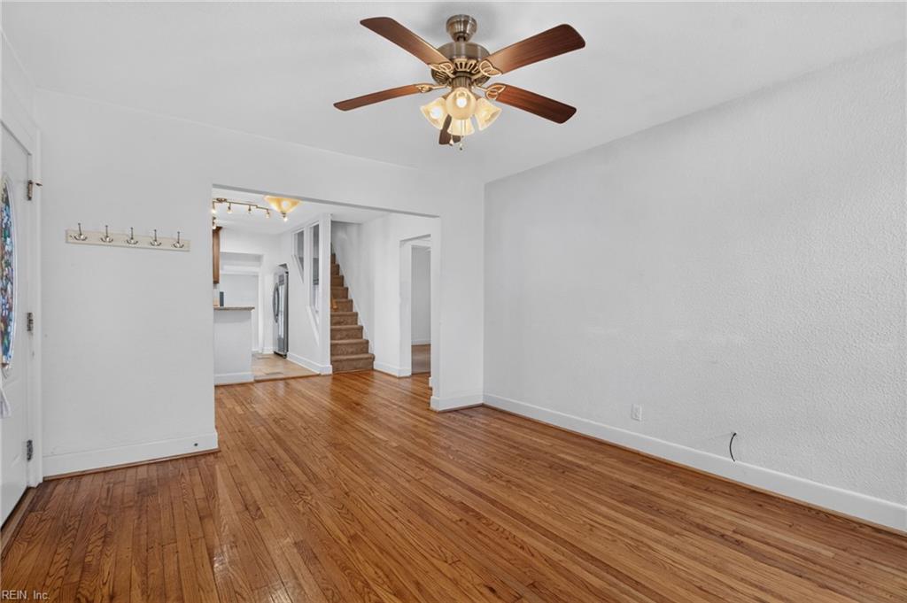 3820 Lenoir CIR