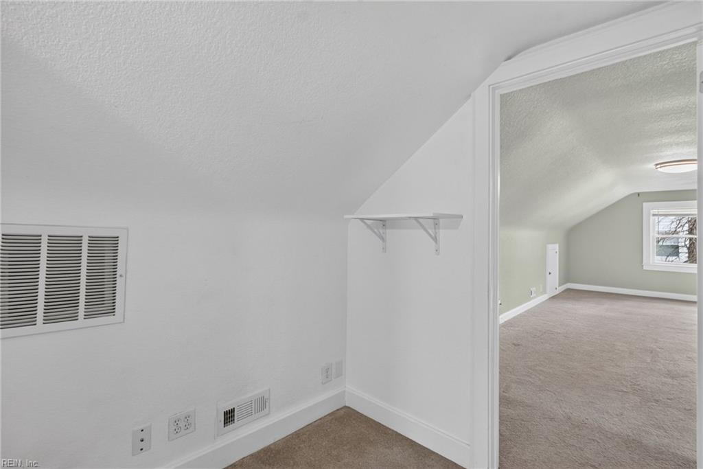 3820 Lenoir CIR