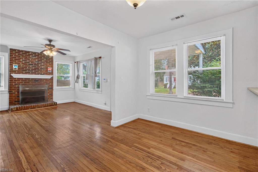 3820 Lenoir CIR