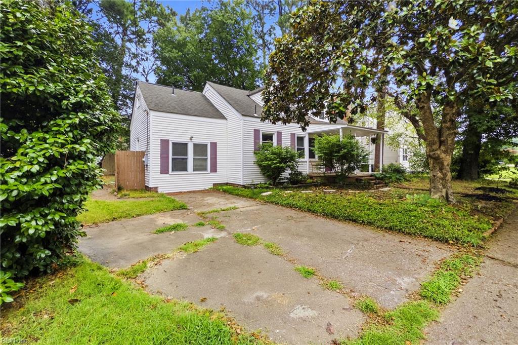 3820 Lenoir CIR