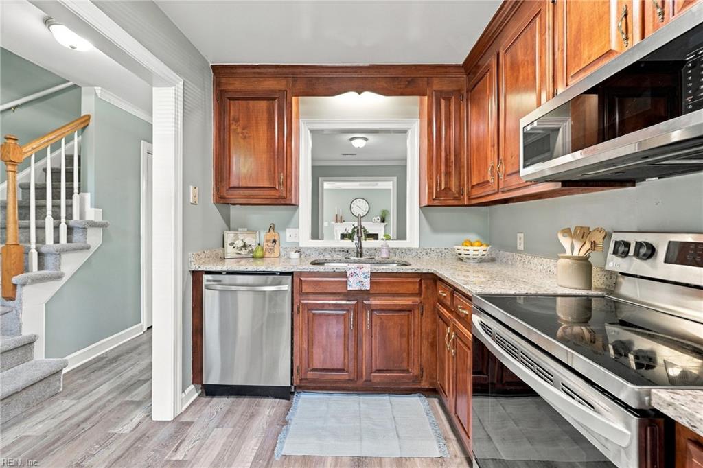 924 Lucas Creek RD 2