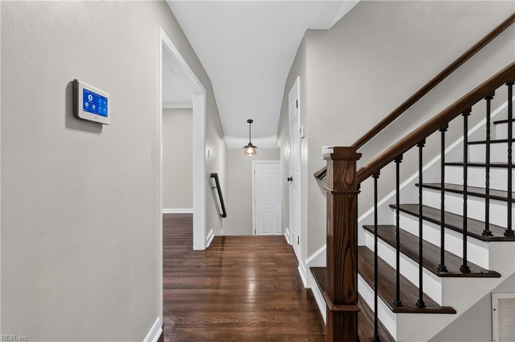 6 Tuckahoe DR