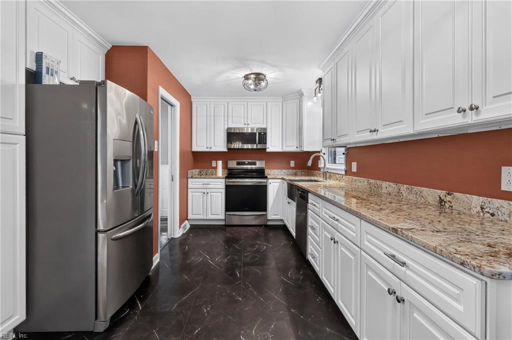 6 Tuckahoe DR