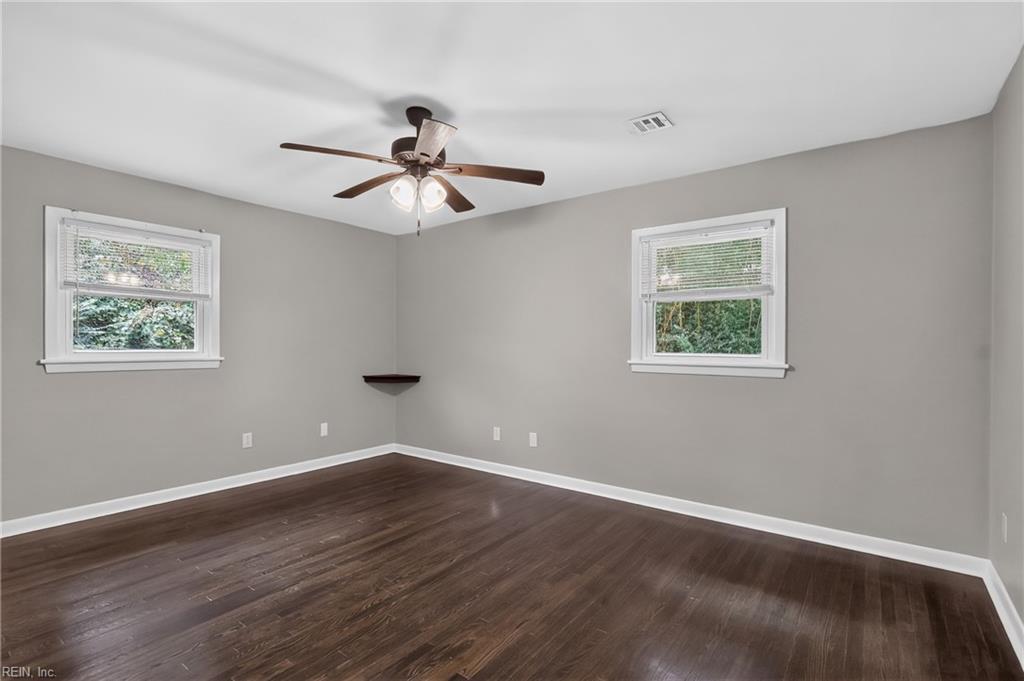 6 Tuckahoe DR