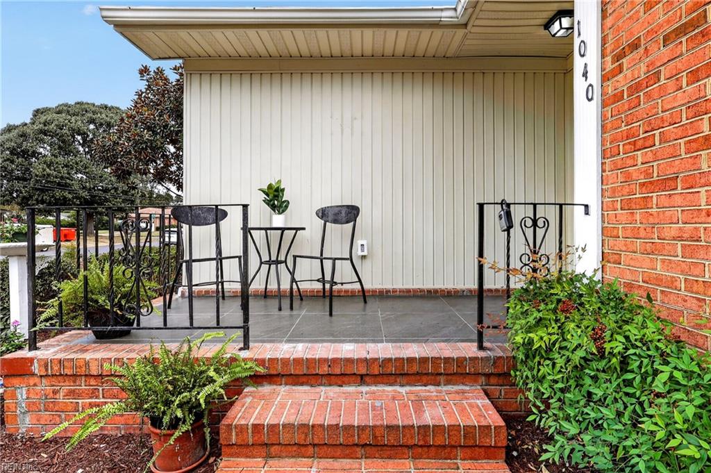 1040 Ewell RD