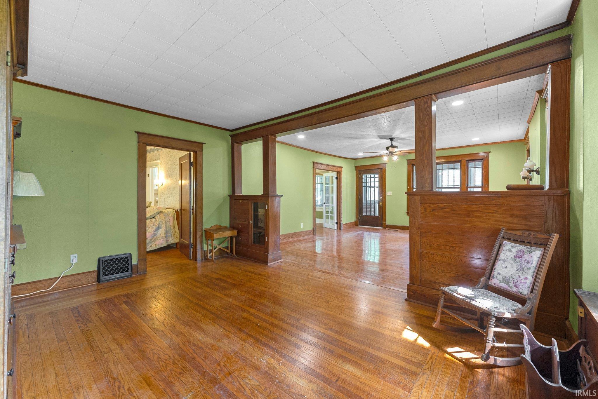315 W 9th Street