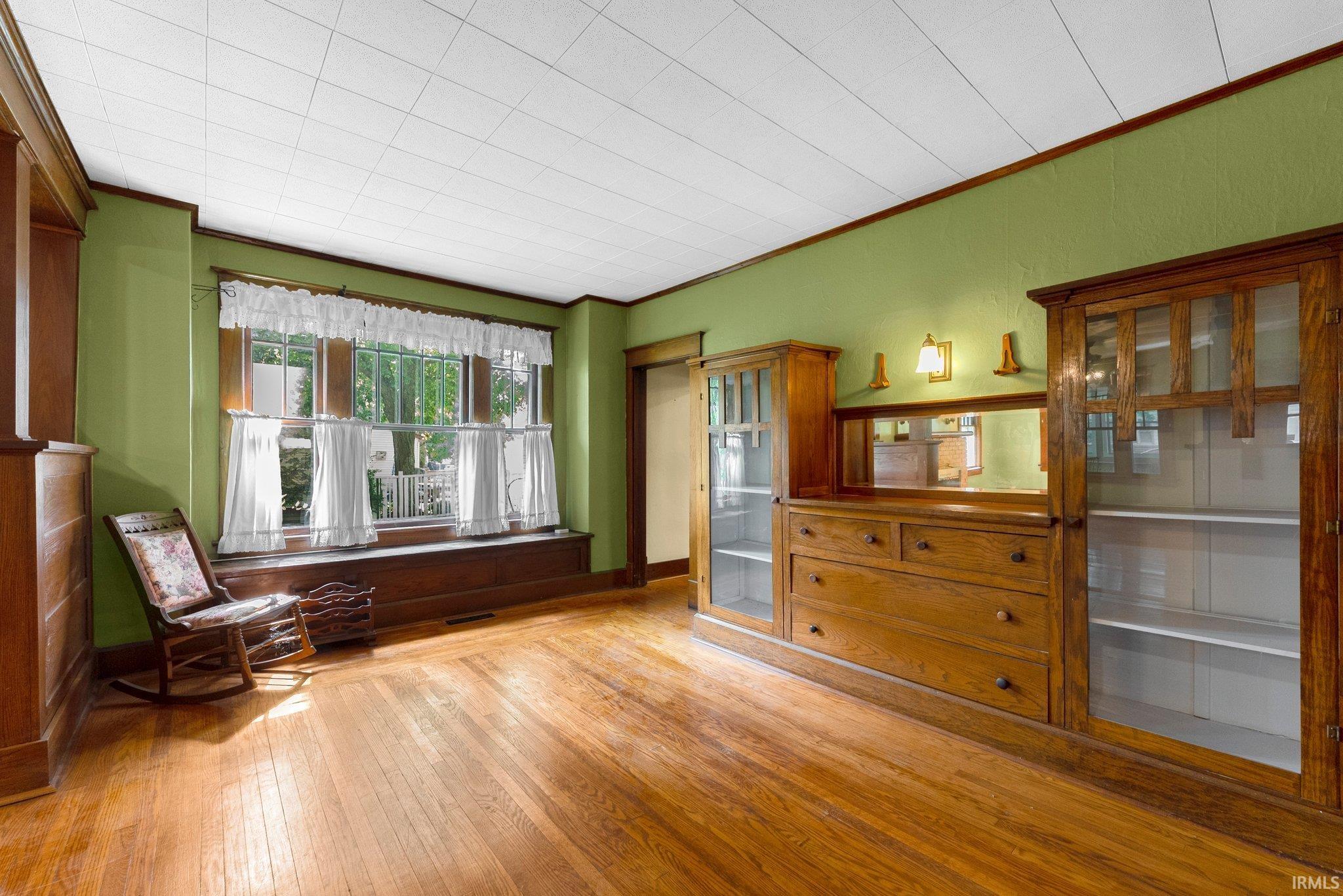 315 W 9th Street