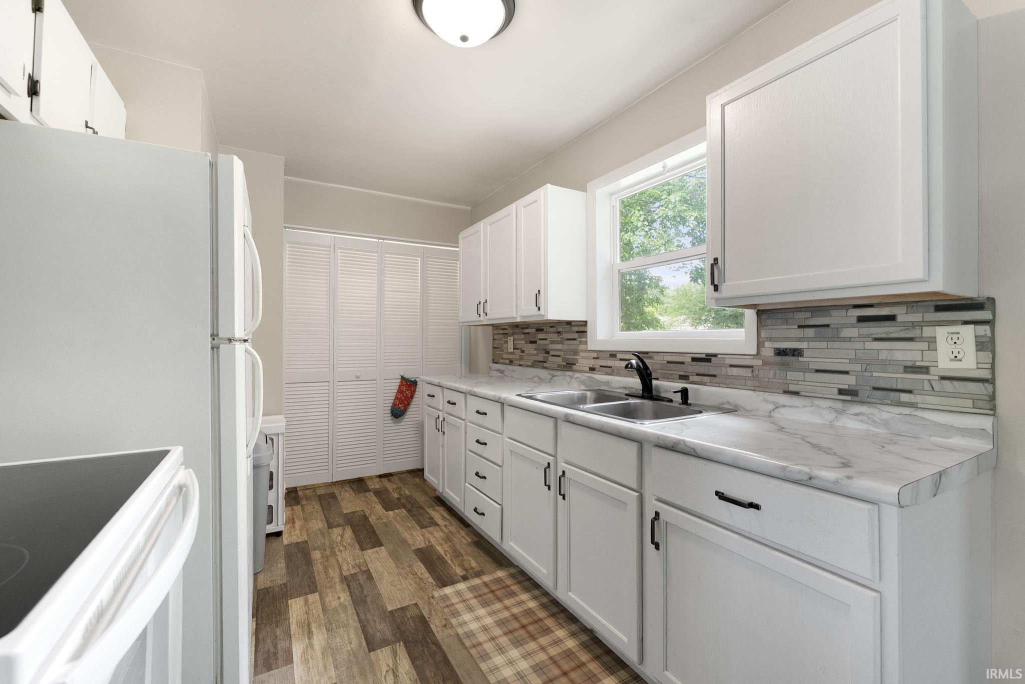 300 E Pickwick Drive