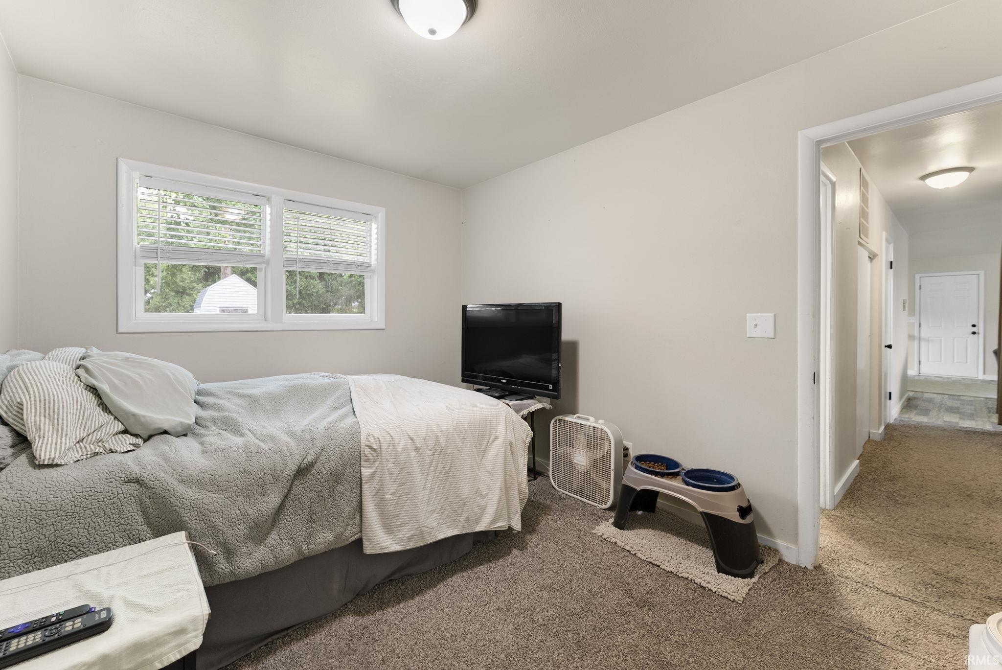 300 E Pickwick Drive