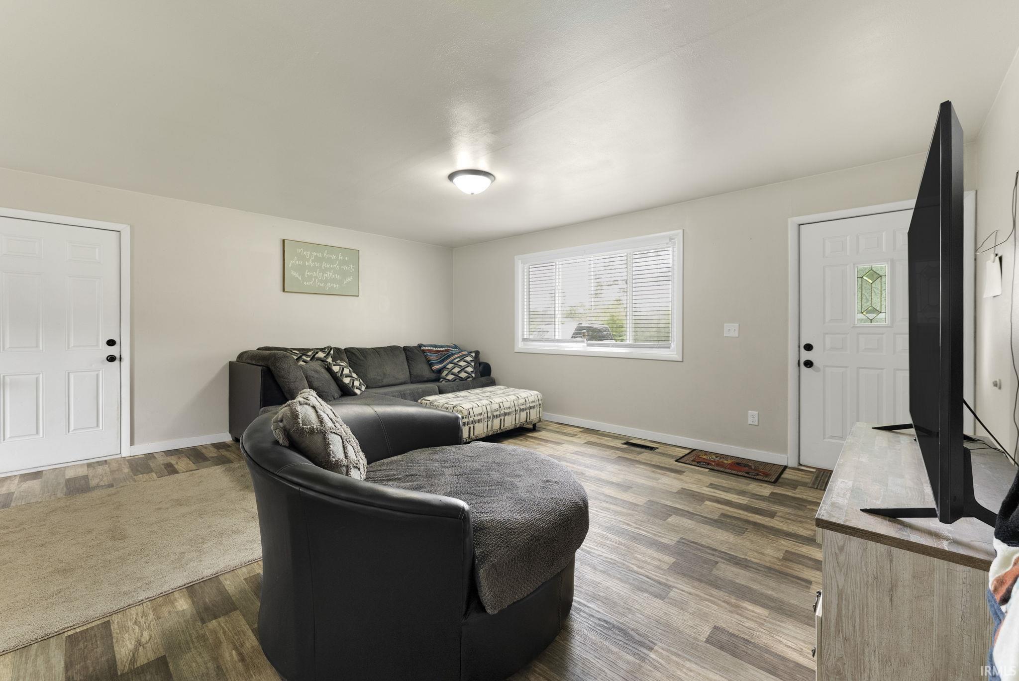 300 E Pickwick Drive