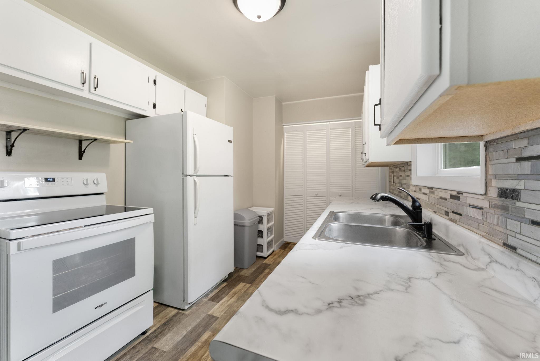 300 E Pickwick Drive