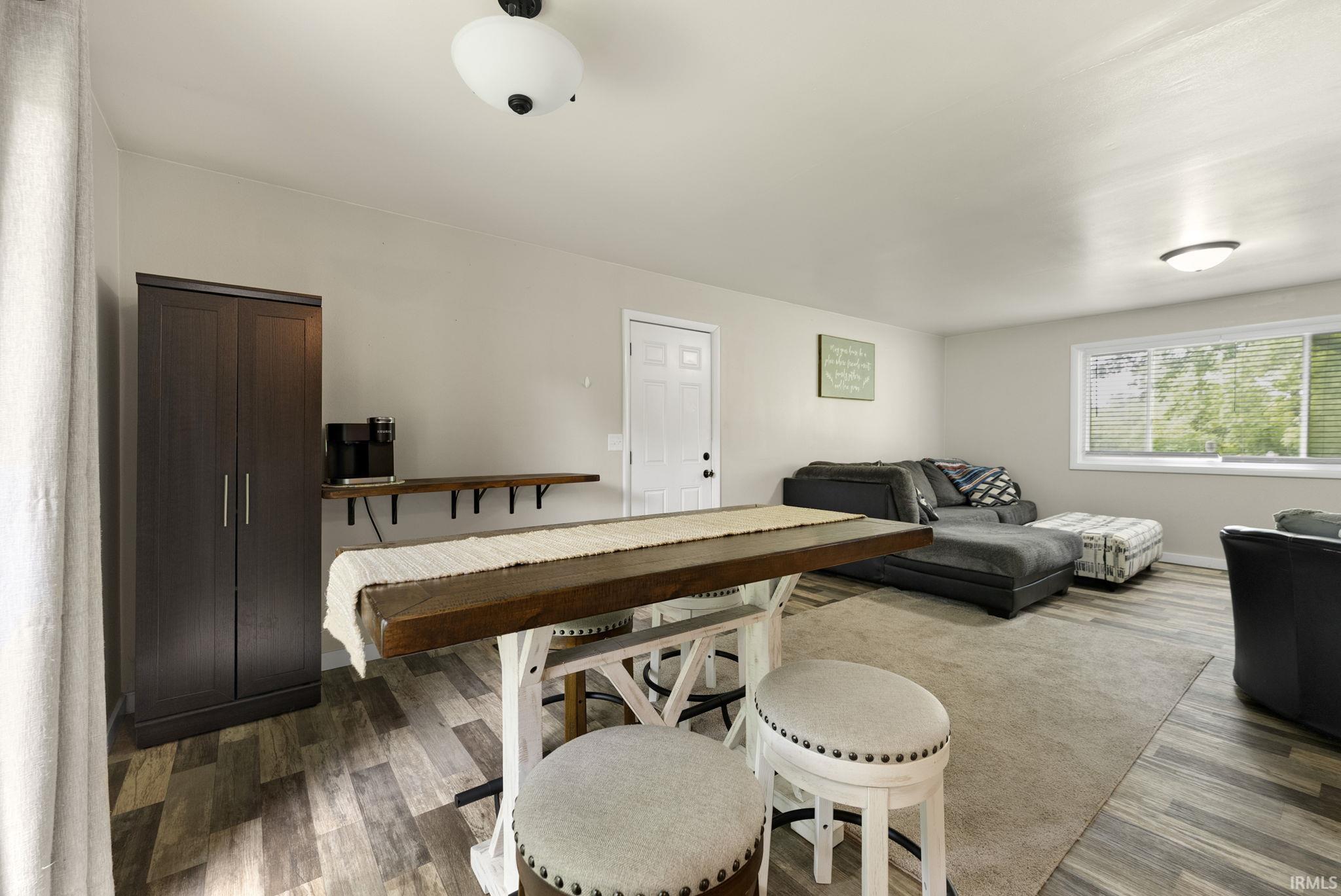 300 E Pickwick Drive