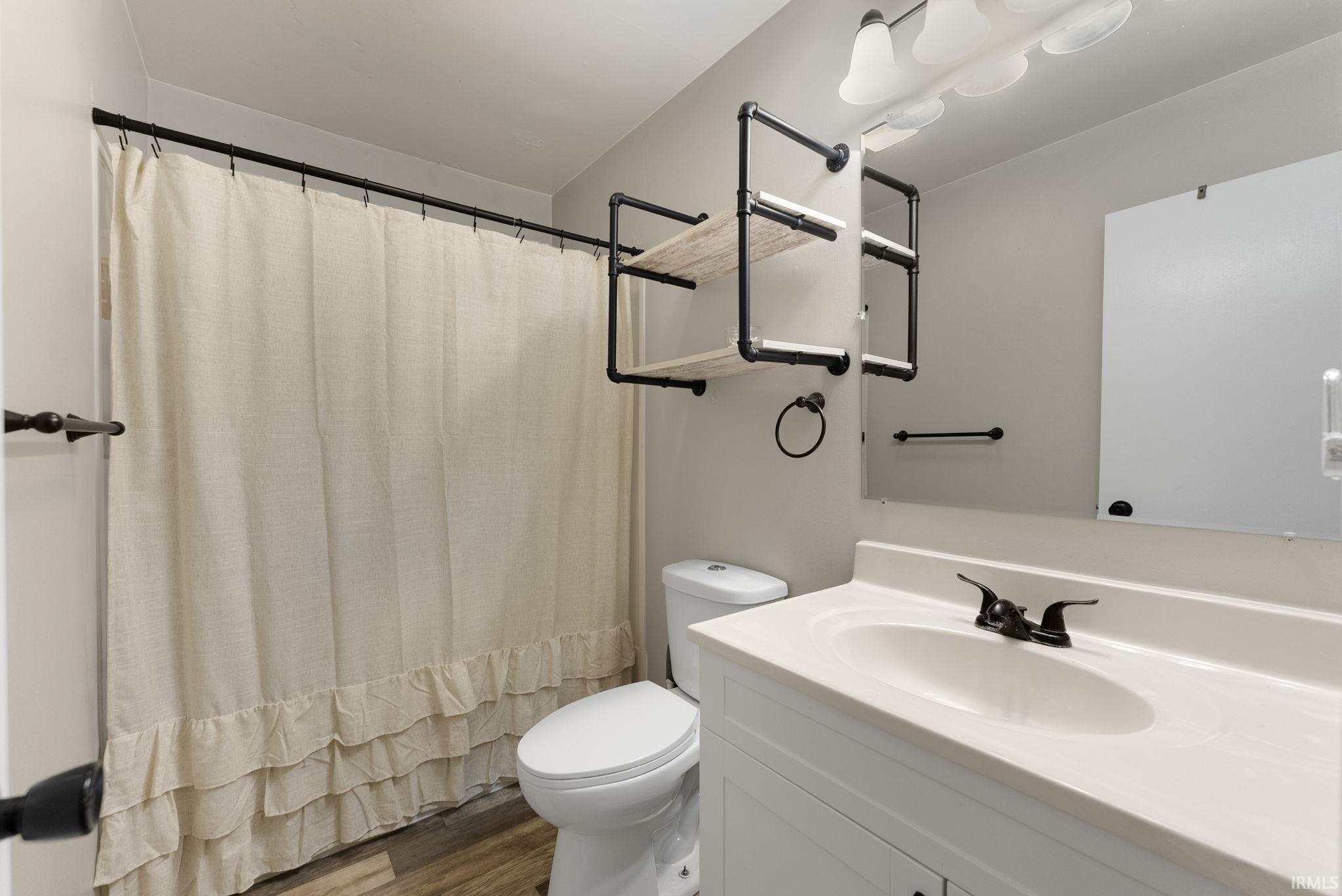 300 E Pickwick Drive