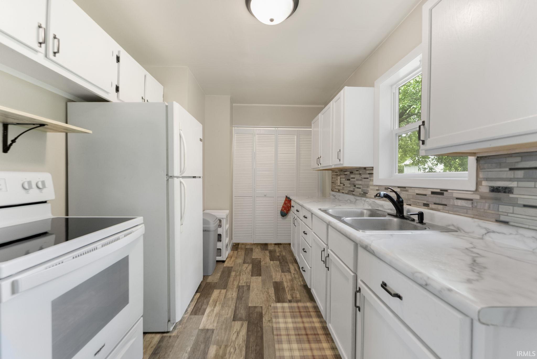 300 E Pickwick Drive