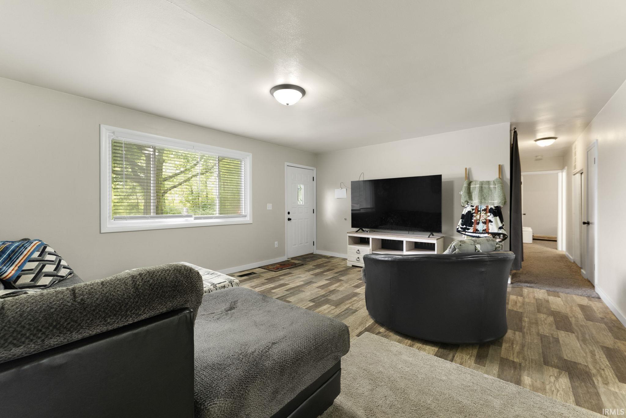 300 E Pickwick Drive