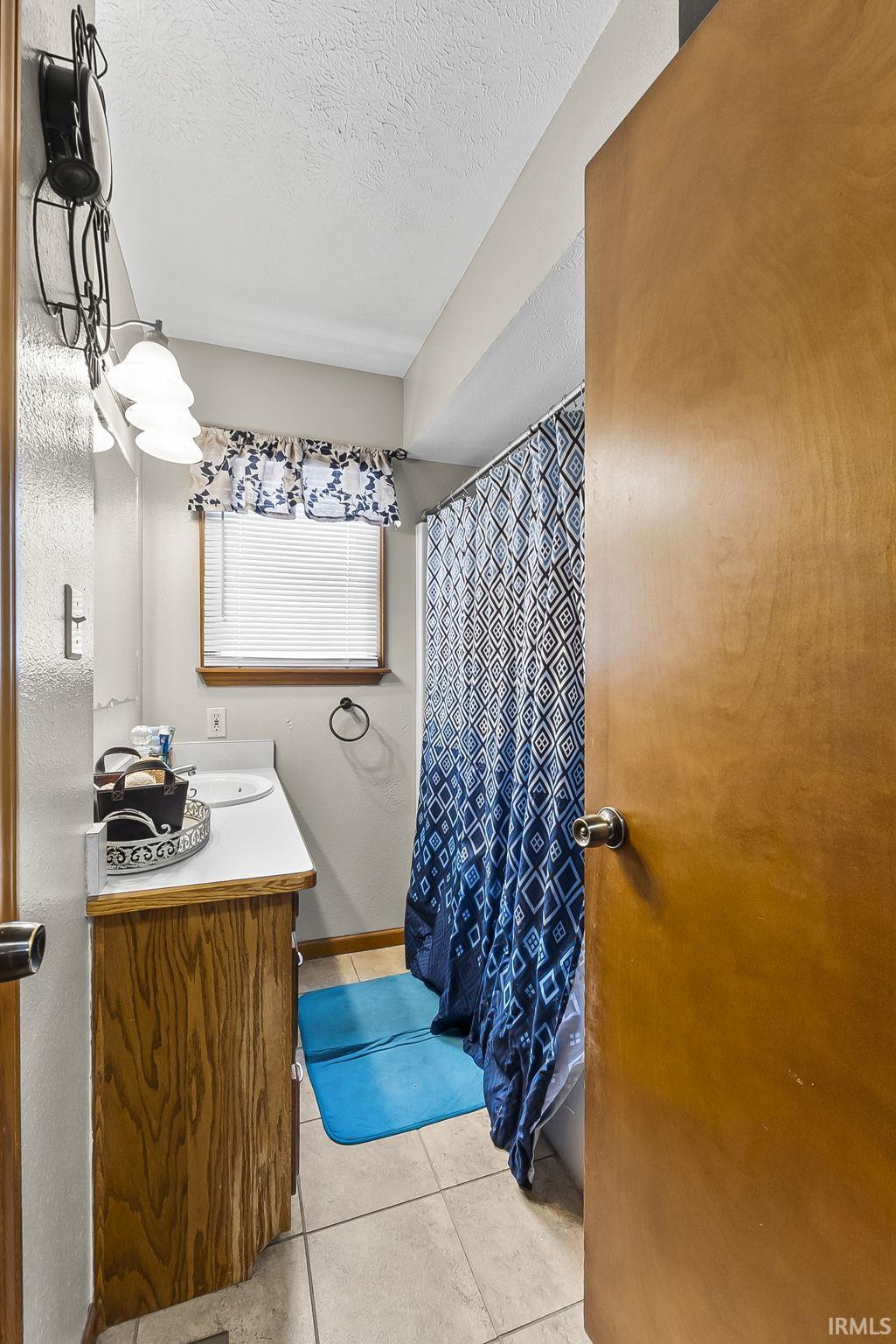 215 S Easterday Drive