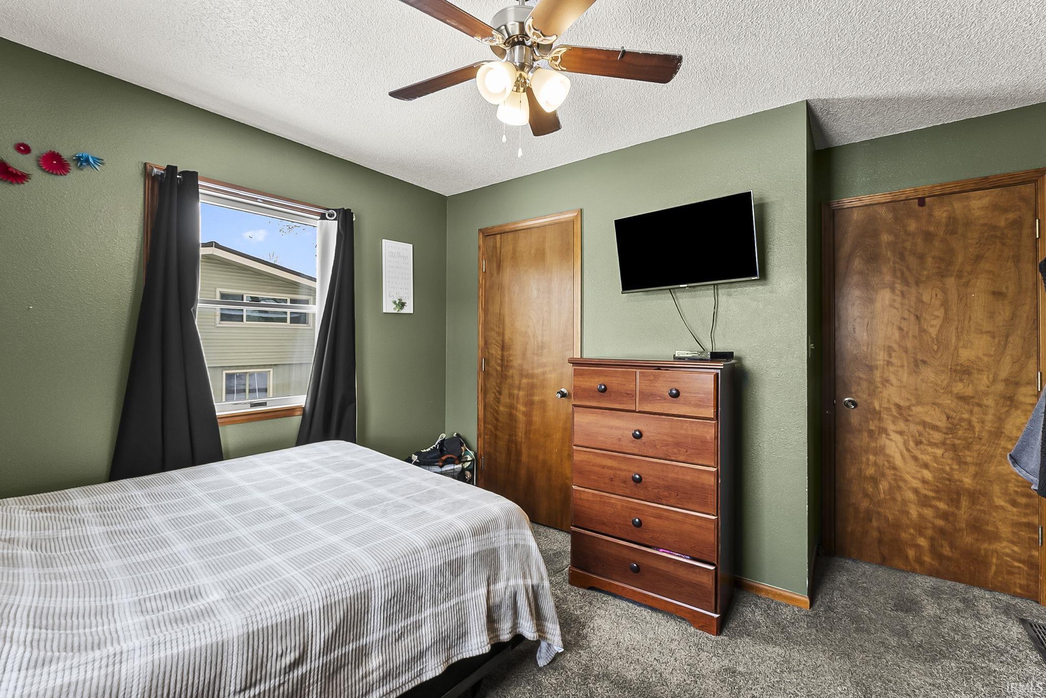 215 S Easterday Drive