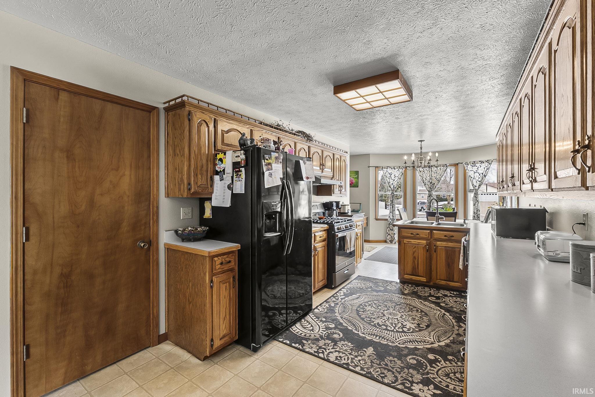 215 S Easterday Drive