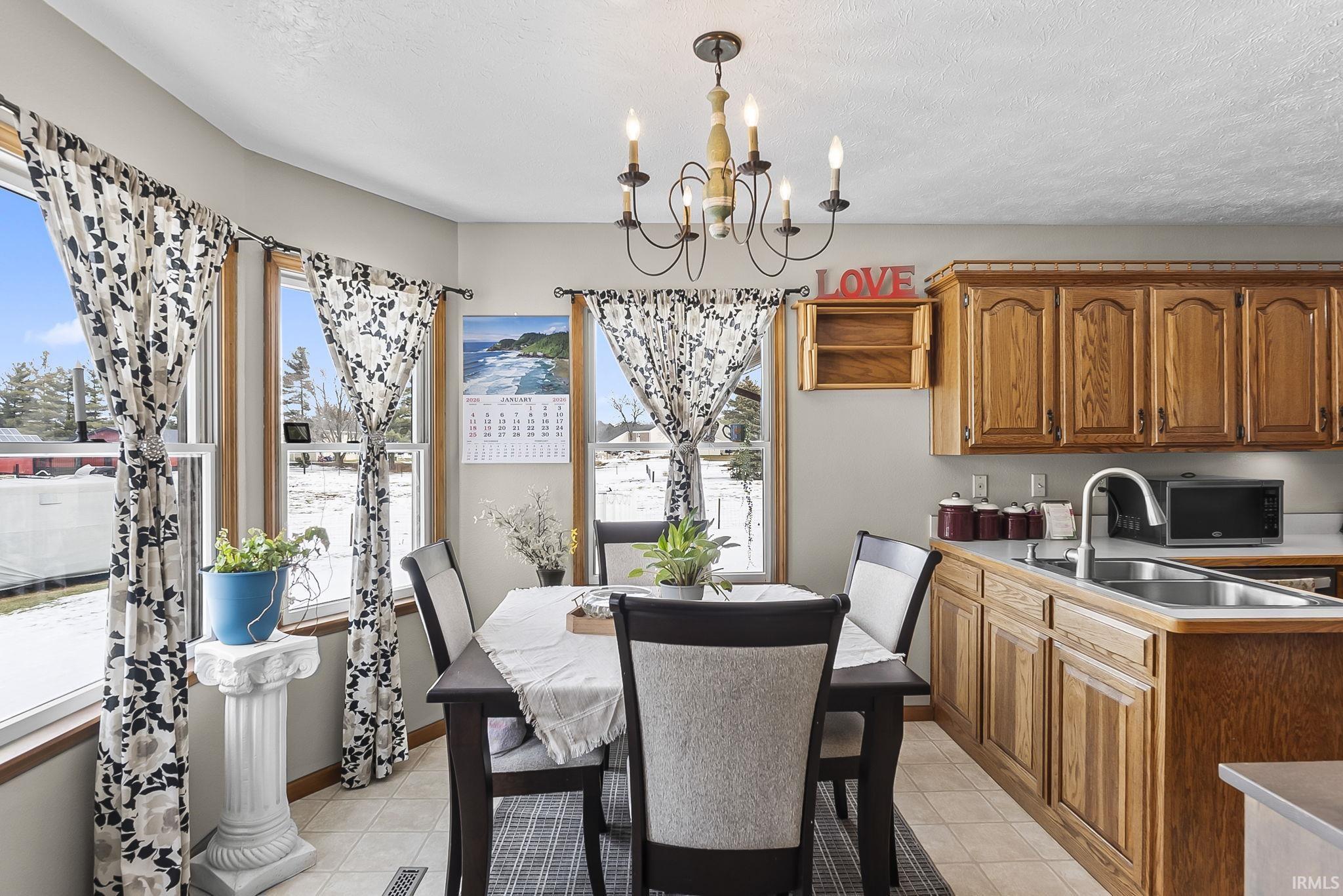 215 S Easterday Drive