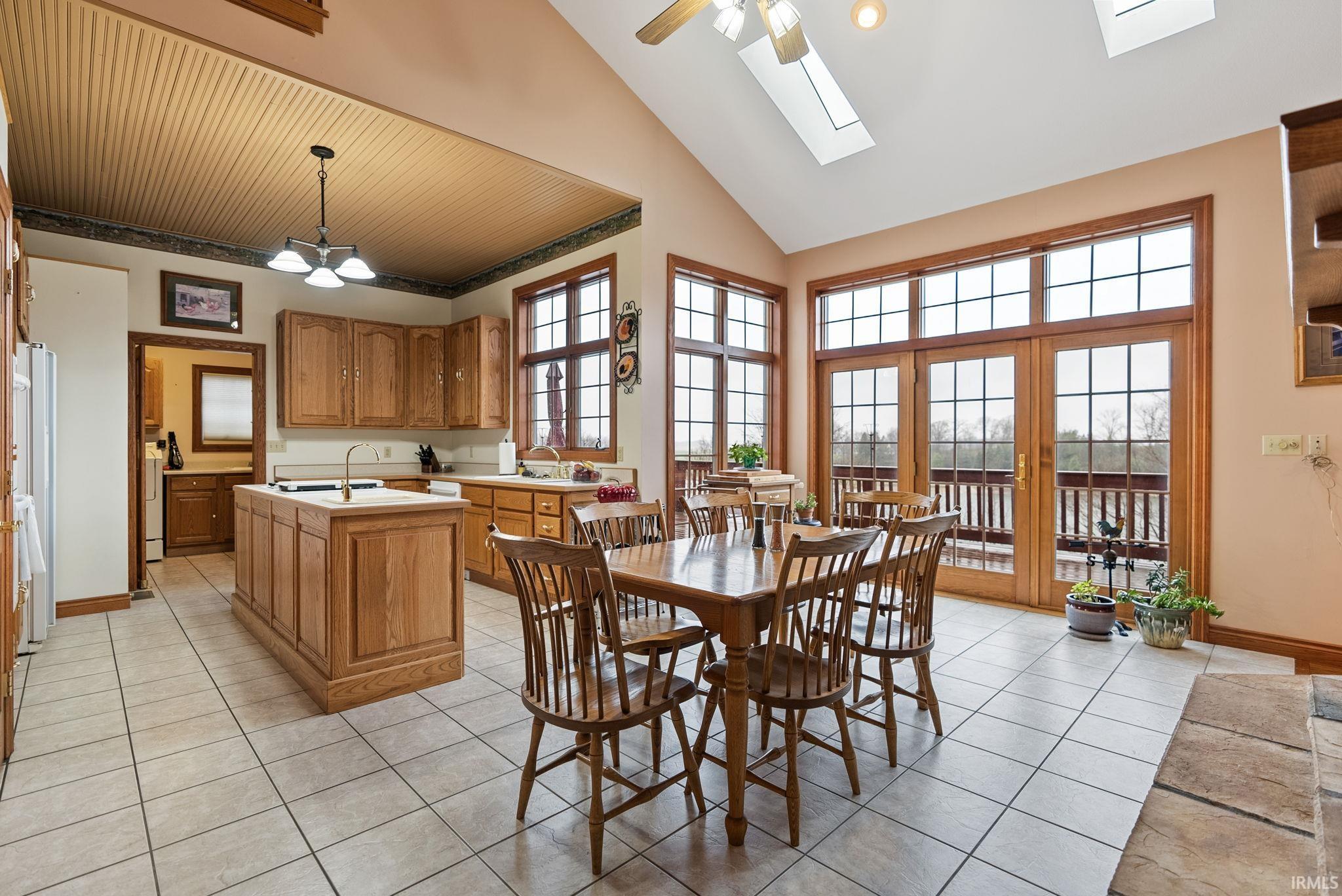 12385 N Camelot Trail