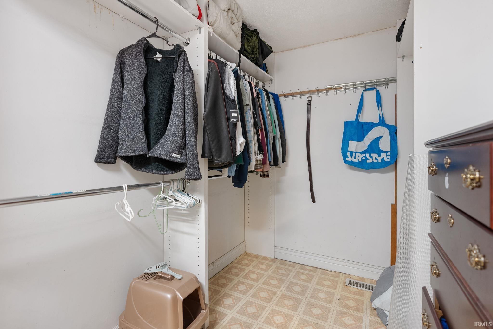 6907 E South Barbee Drive