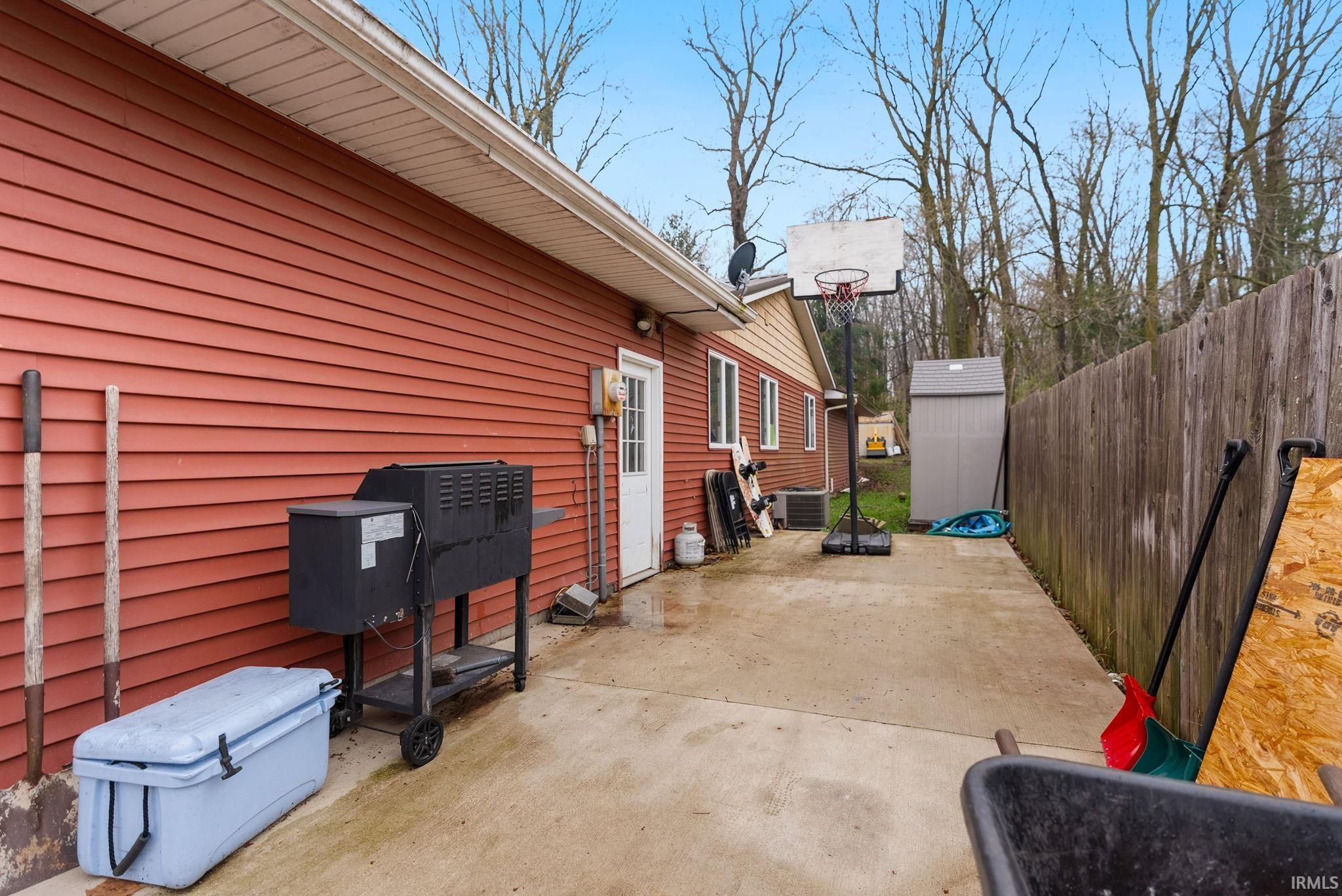 6907 E South Barbee Drive