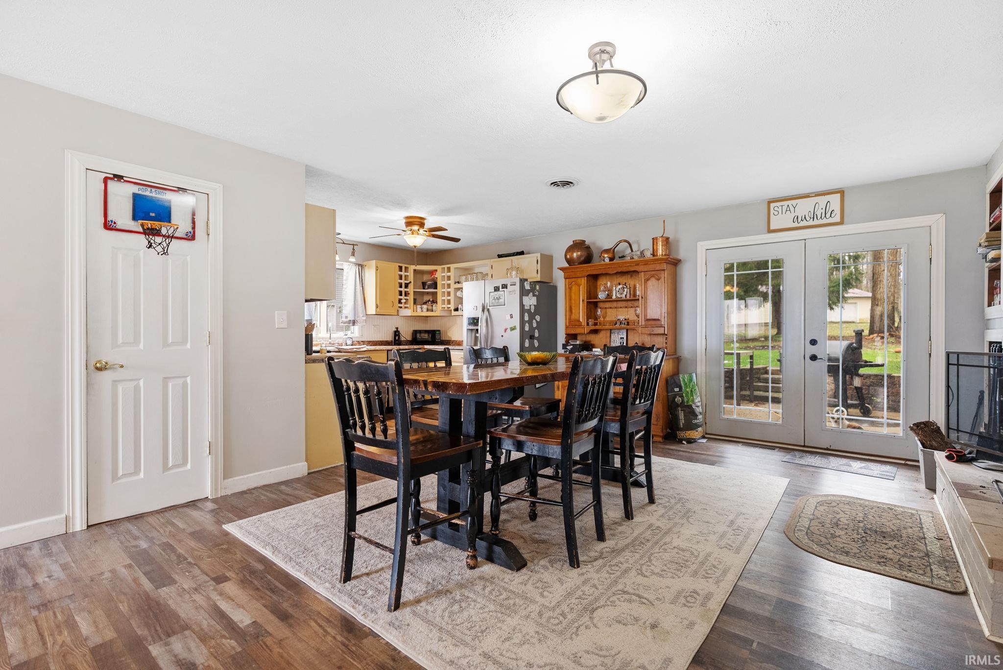 6907 E South Barbee Drive