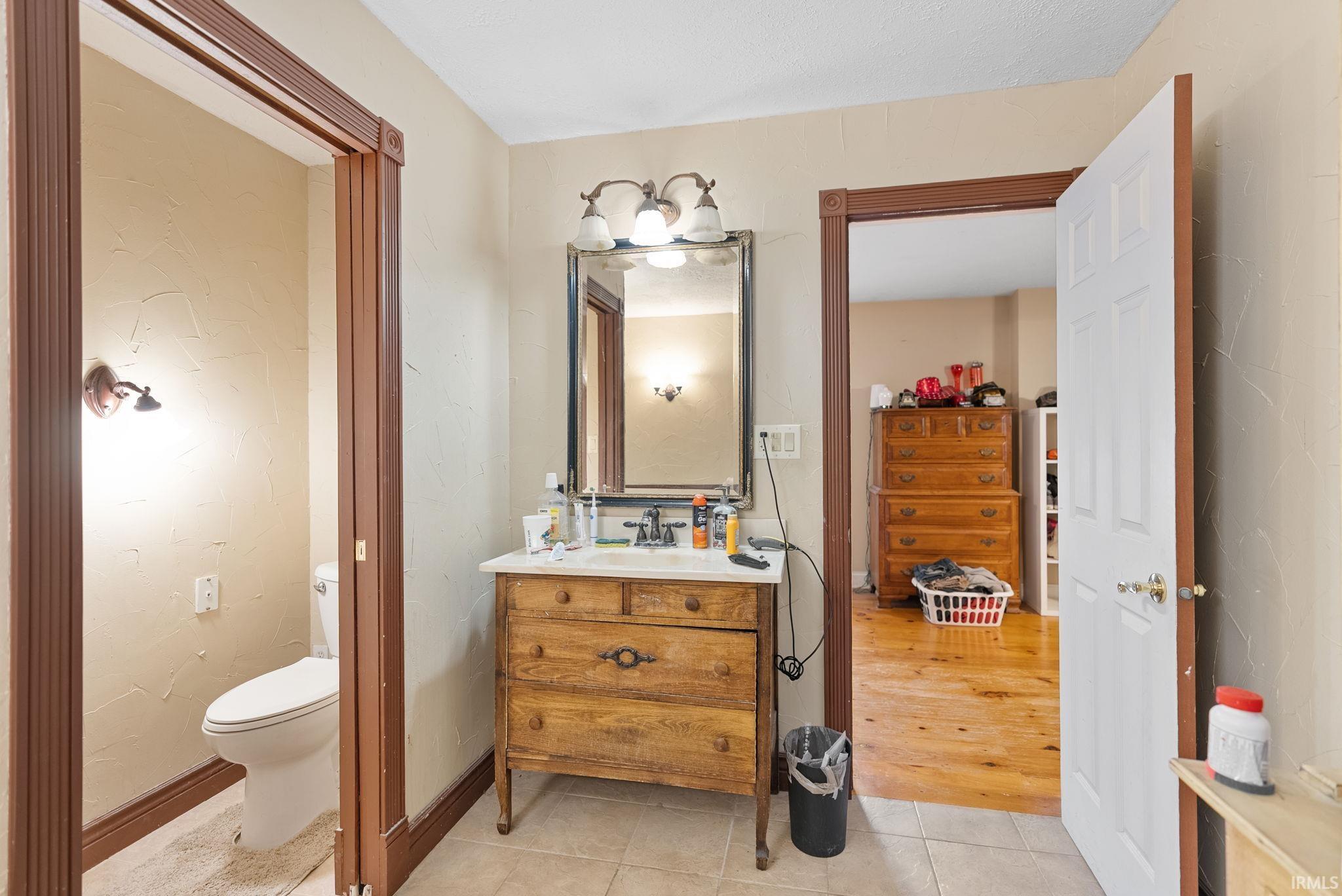 6907 E South Barbee Drive