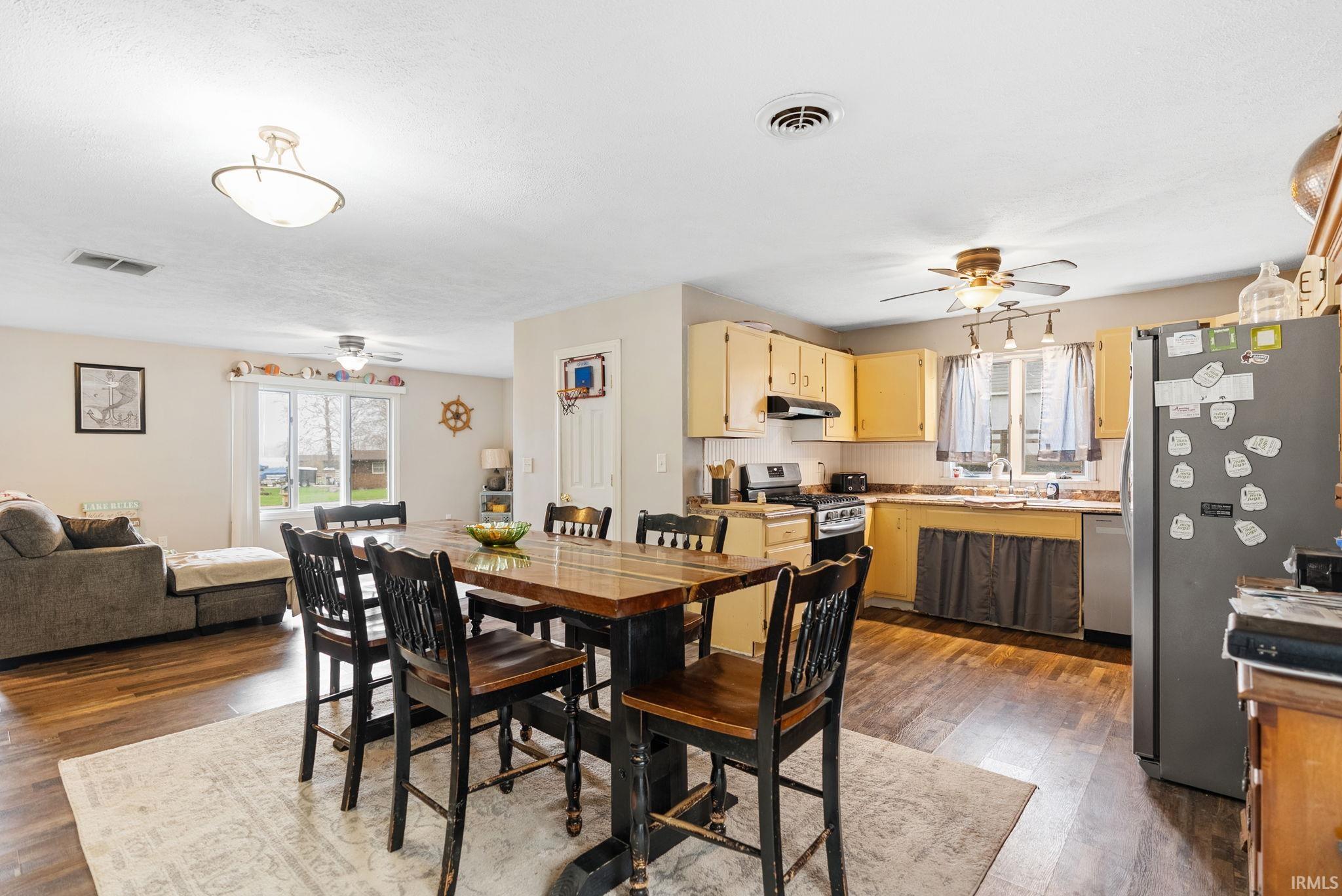 6907 E South Barbee Drive