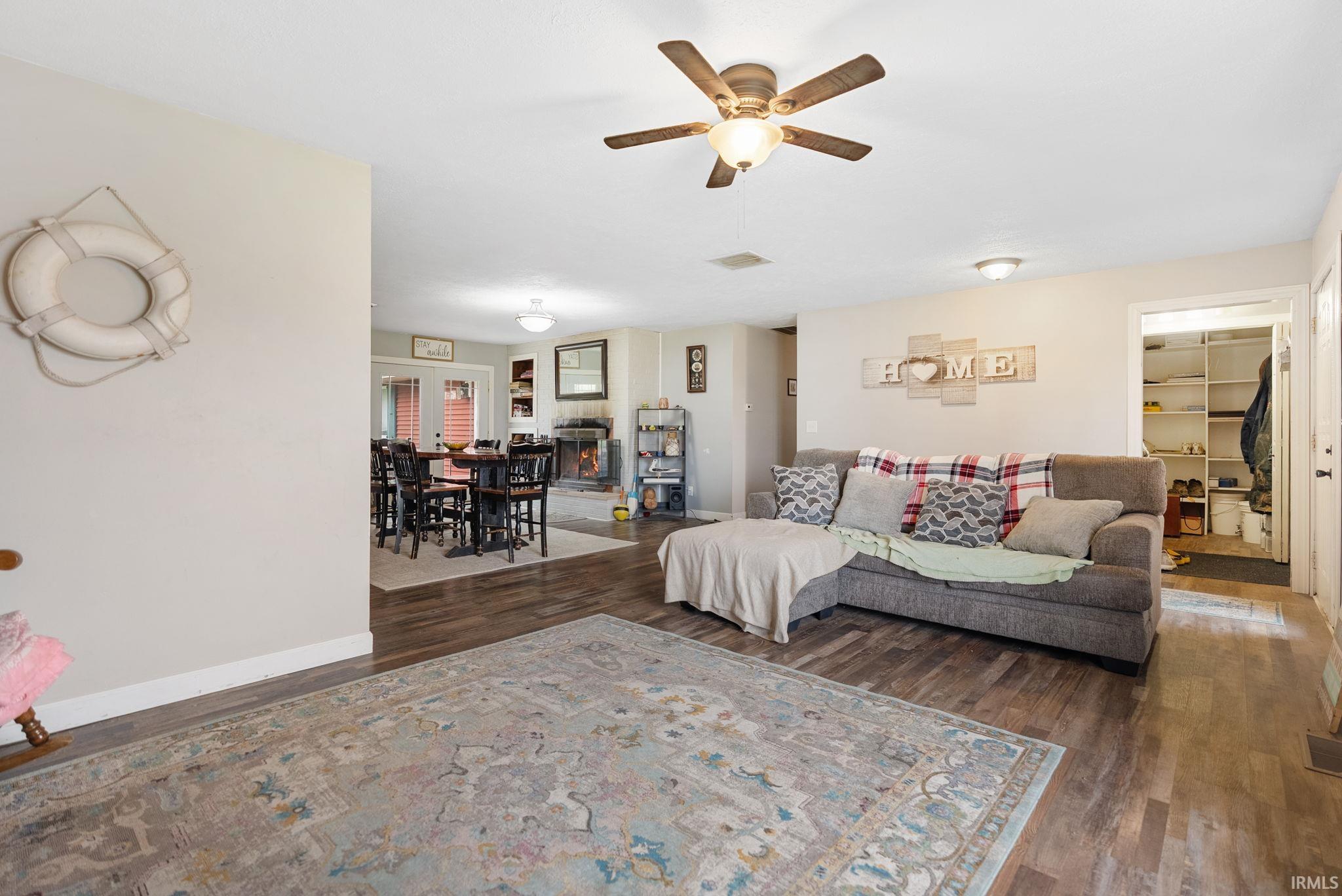 6907 E South Barbee Drive