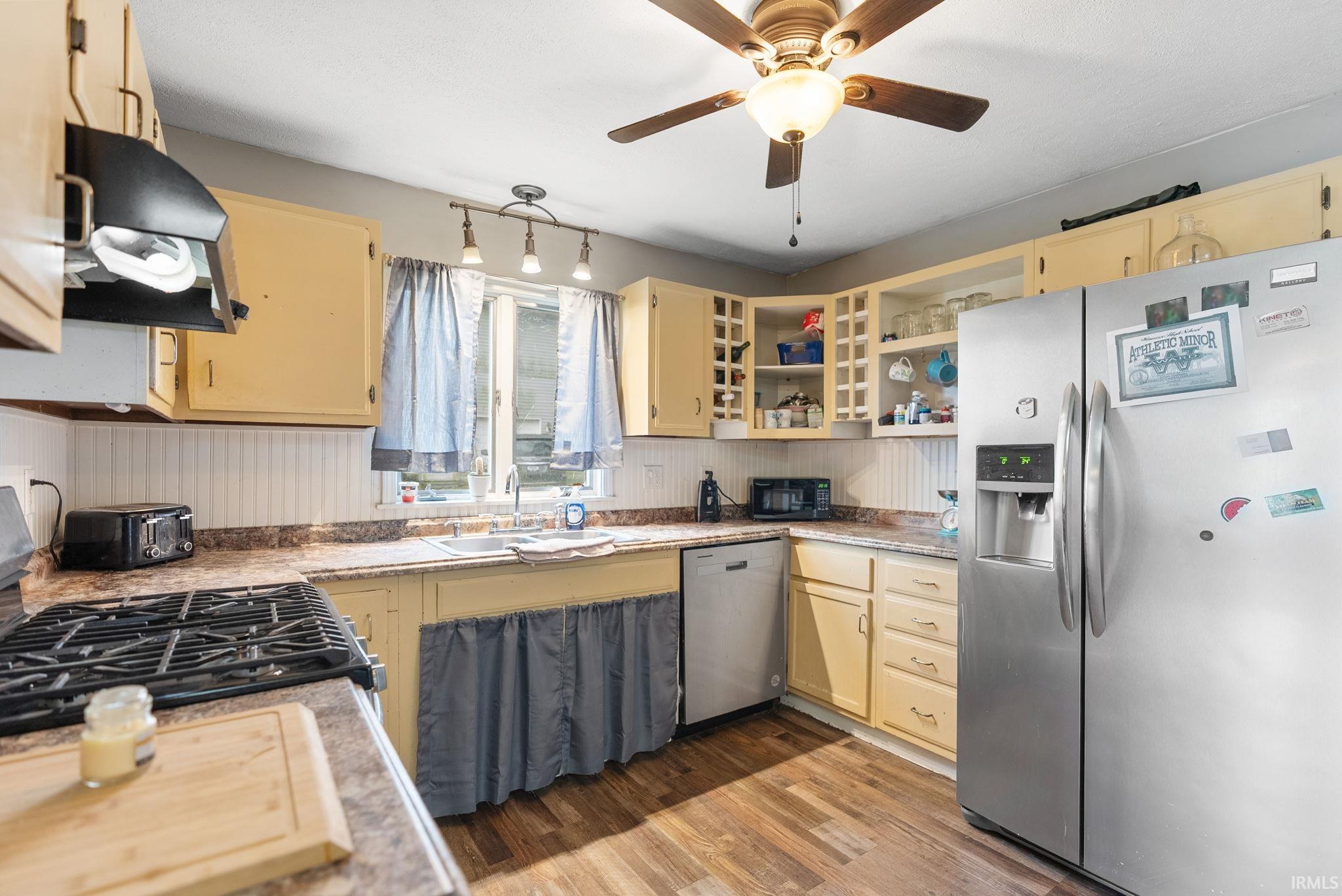 6907 E South Barbee Drive