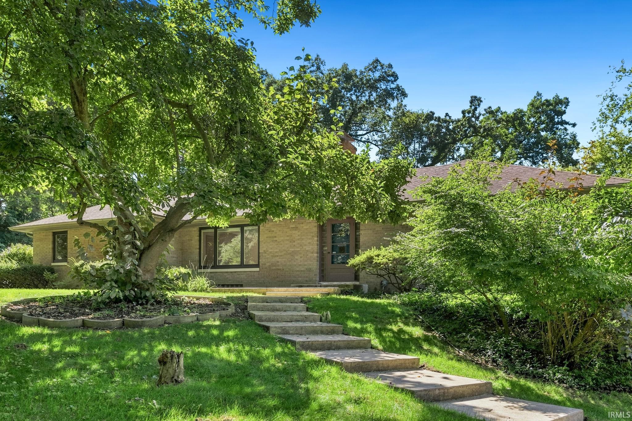 1105 White Oak Drive